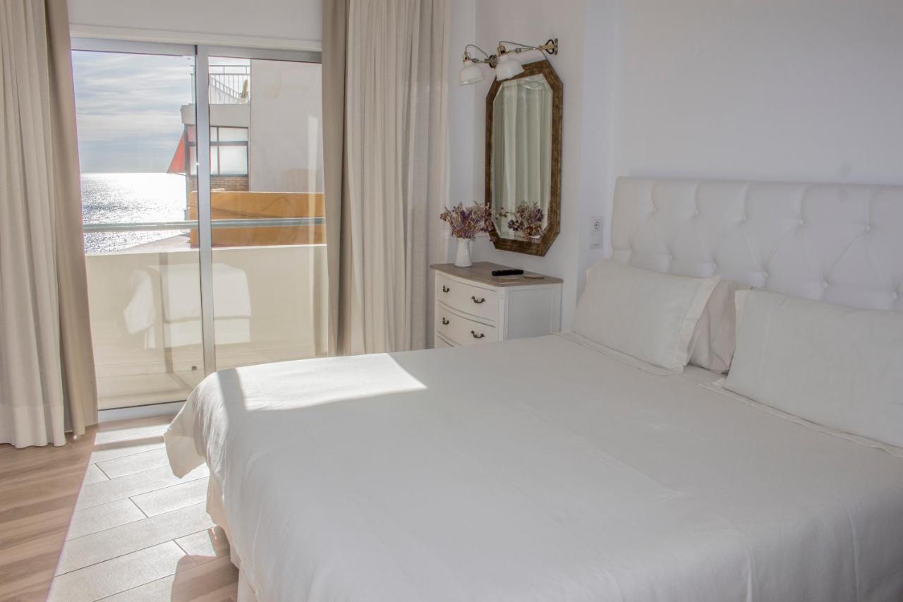 Beachfront Apartment In Fuengirola With Sea Views エクステリア 写真