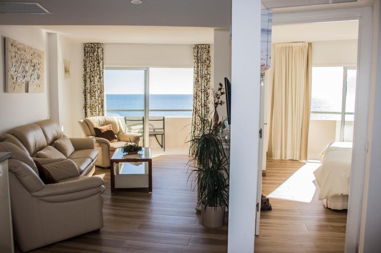 Beachfront Apartment In Fuengirola With Sea Views エクステリア 写真