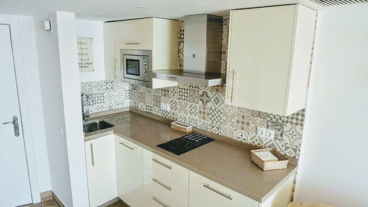 Beachfront Apartment In Fuengirola With Sea Views エクステリア 写真