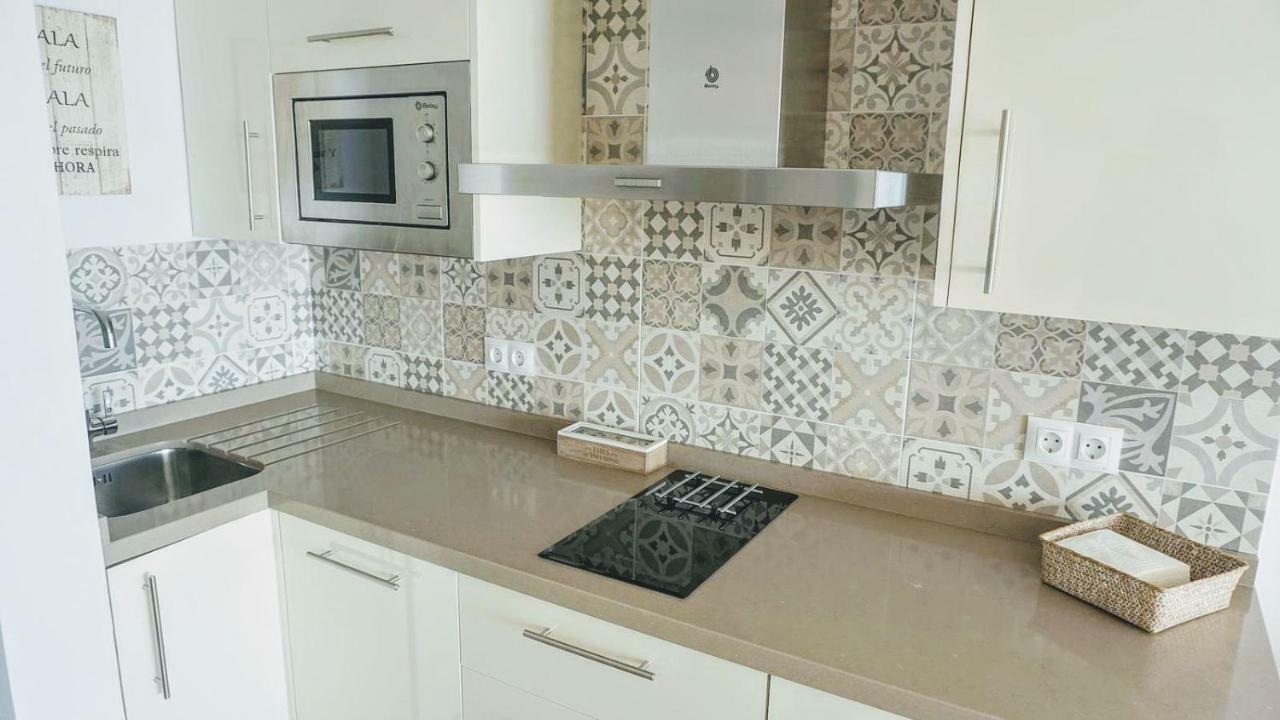 Beachfront Apartment In Fuengirola With Sea Views エクステリア 写真